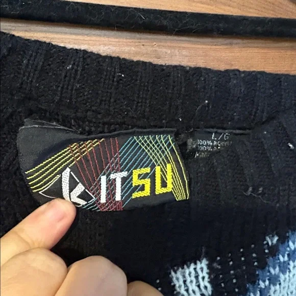 Kitsu Geometric Patterned Pullover, Large - Picture 4 of 9